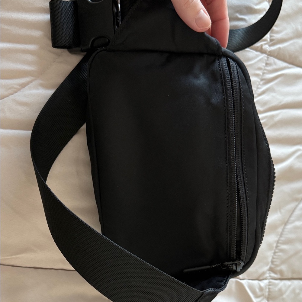 lululemon athletica Black Belt Bag - Picture 6 of 9